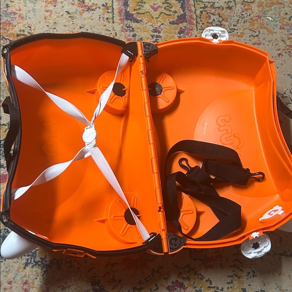 Tipu the Tiger Trunki Children’s Ride On Suitcase - Picture 6 of 9